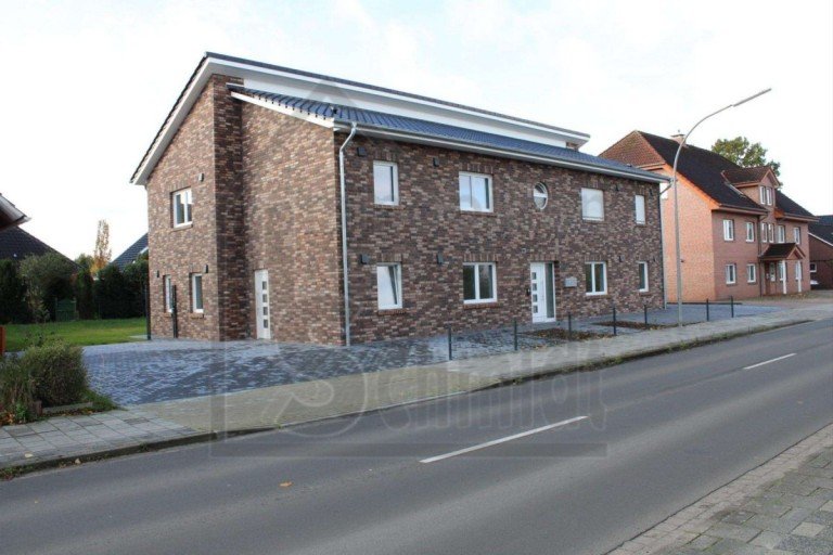 Stra�enansicht Weener Wohnung Kapitalanleger oder Eigennutzer aufgepasst! EG Eigentumswohnung!