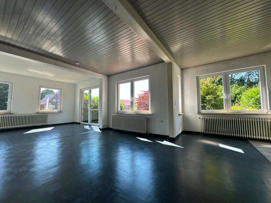 Wohn- und Essbereich Mehrfamilienhaus Rhauderfehn