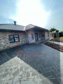 Stra�enansicht Hochwertiger Bungalow in idealer Lage von Weener!