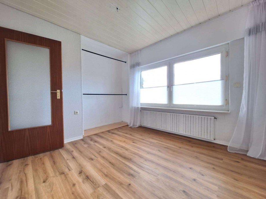 Schlafzimmer 2 OG Einfamilienhaus Weener