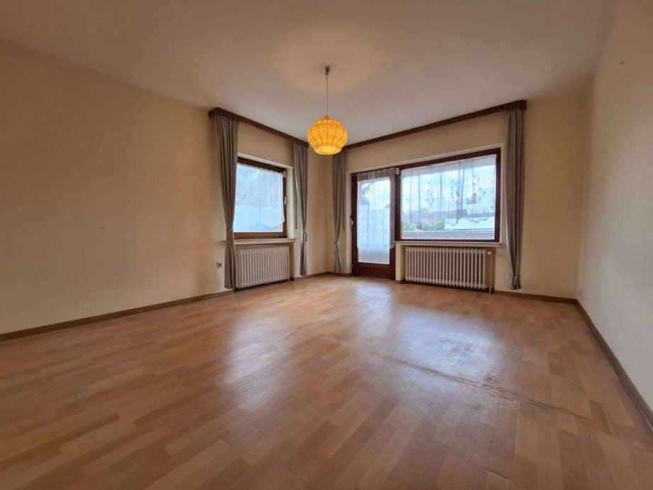 Zimmer 1 OG Einfamilienhaus Weener