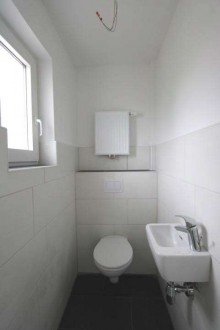 G�ste-WC Freistehender Bungalow - modernisiert und idyllisch gelegen