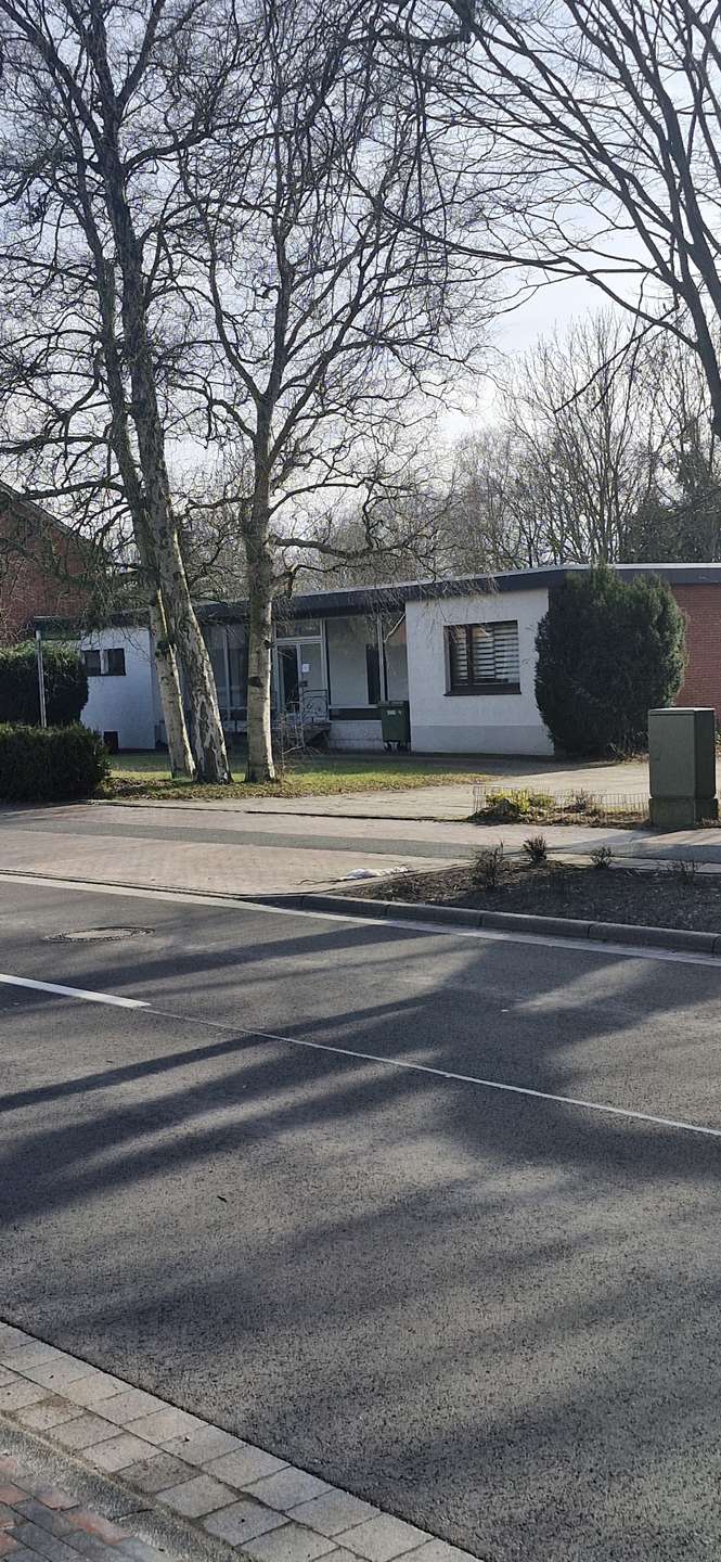 Ansicht vorne B�ro / Praxis Bunde