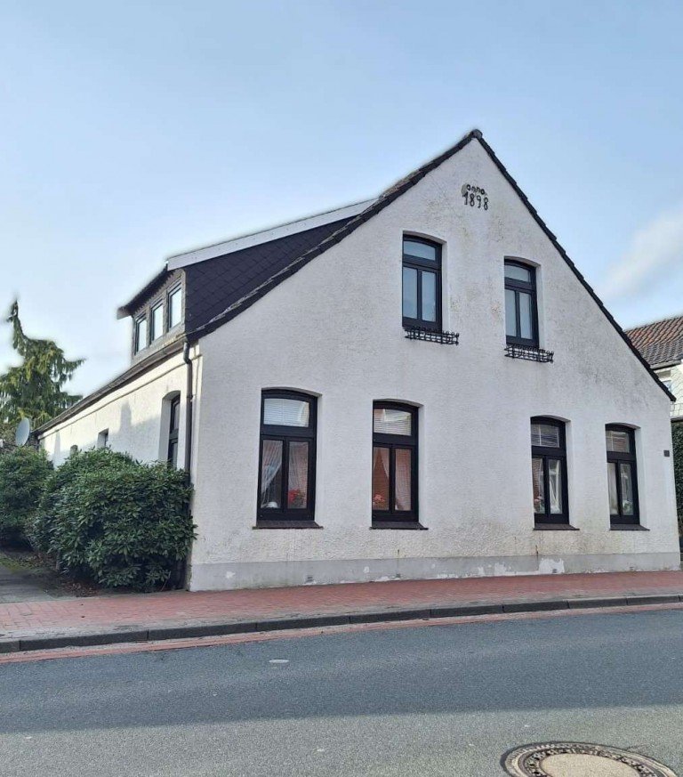 Au�enansicht Weener Haus Charmantes sanierungsbed�rftiges Haus im Zentrum von Weener