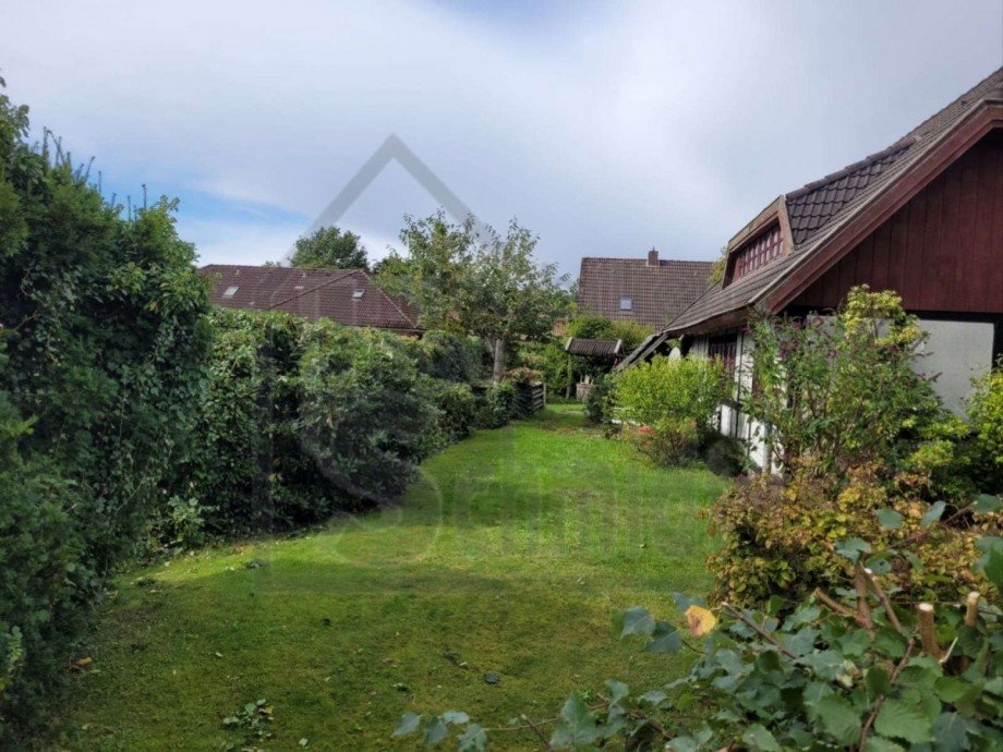 Garten Seitenansicht Einfamilienhaus Weener