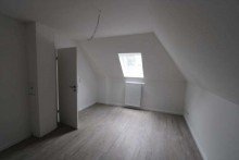 Zimmer OG rechts Freistehender Bungalow - modernisiert und idyllisch gelegen