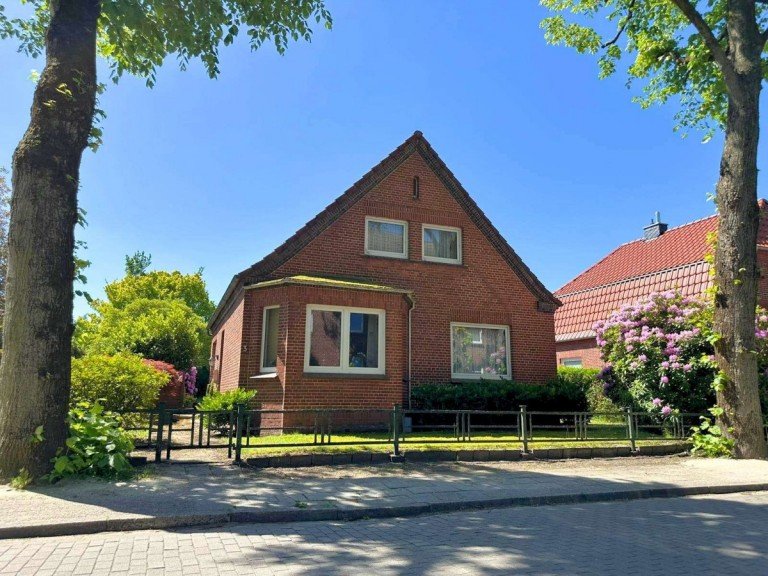 Hauptbild Weener Einfamilienhaus Ruhig und harmonisch wohnen - dennoch zentral in Weener!