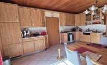 K�che Charakteristisches modernes Fehnhaus mit gro�em Grundst�ck