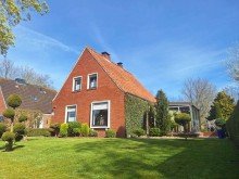Hauptansicht R�ckw�rtig unverbautes EFH in Hafenn�he!