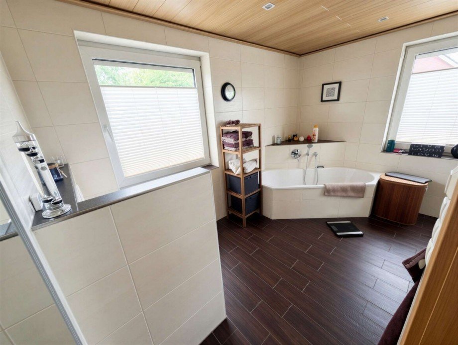 Badezimmer Einfamilienhaus Leer (Ostfriesland)