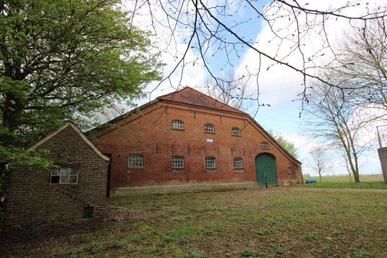 R�ckansicht Weener Haus Gulfhof in Einzellage!