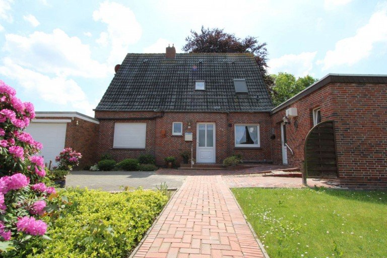 Hauptansicht Weener Einfamilienhaus Charmant in ruhiger Lage! - Einfamilienhaus mit viel Potenzial!