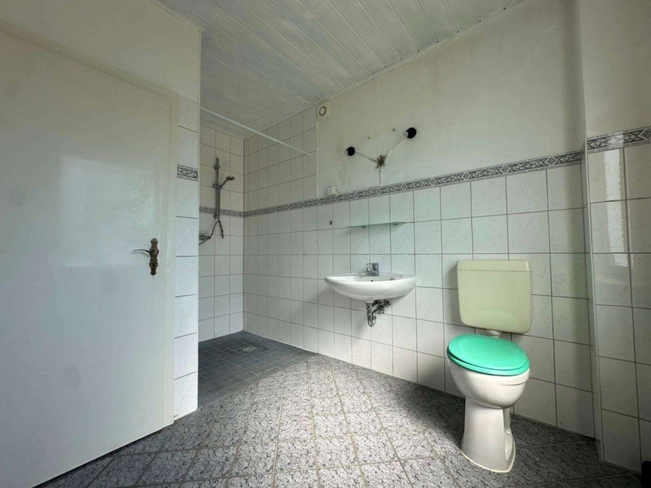 Badezimmer Mehrfamilienhaus Rhauderfehn