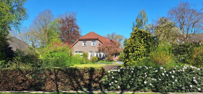 Au�enansicht Bunde Einfamilienhaus Ihr neues Zuhause im Gr�nen: Viel Platz, Komfort und flexible Wohnbereiche