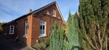 Frontansicht Charmantes renovierungsbed�rftiges Fehnhaus in ruhiger Sackgasse - Ihr kreatives Paradies in Weener