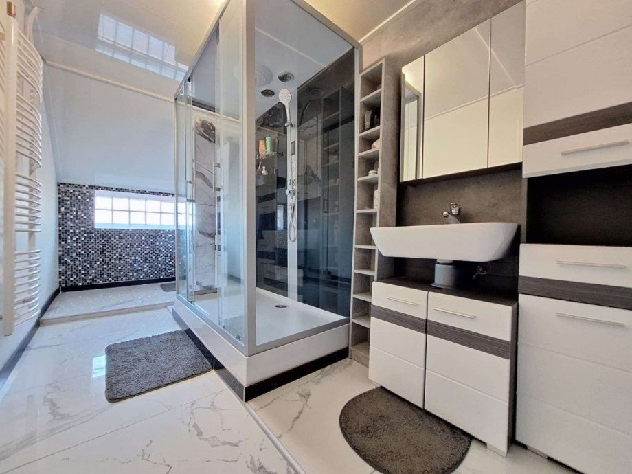 Badezimmer Zweifamilienhaus Bunde