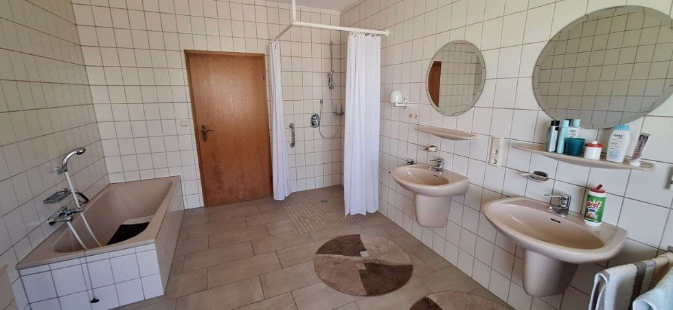 Badezimmer EG Einfamilienhaus Bunde